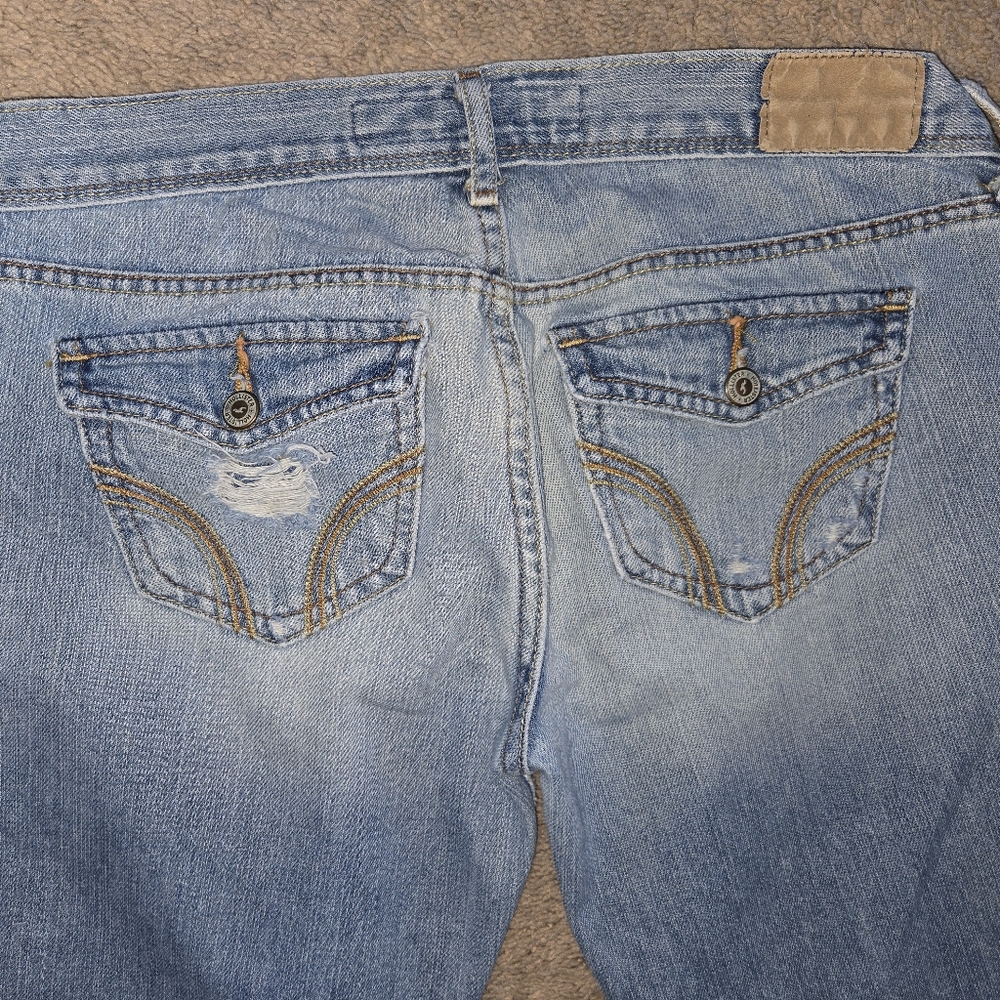 Hollister Blue Ankle Cropped Jeans with Distressed Details Size 3 - Picture 4 of 4